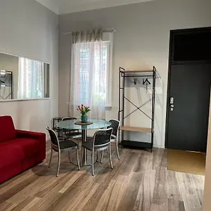 Fiori 3 , Milano Italia